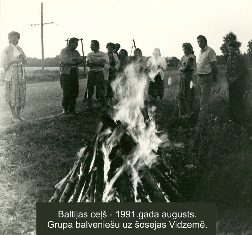 Balveniešu grupa uz šosejas Vidzemē 23.08.1991.